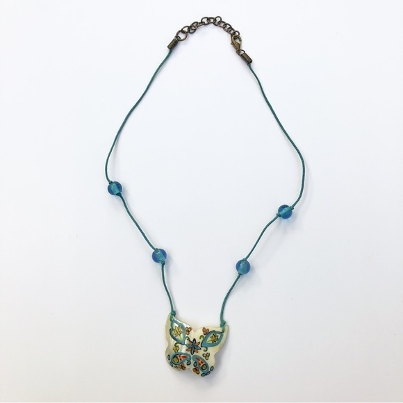 Hand painted mother of pearl butterfly Seashell Necklace - Picture 5 of 8